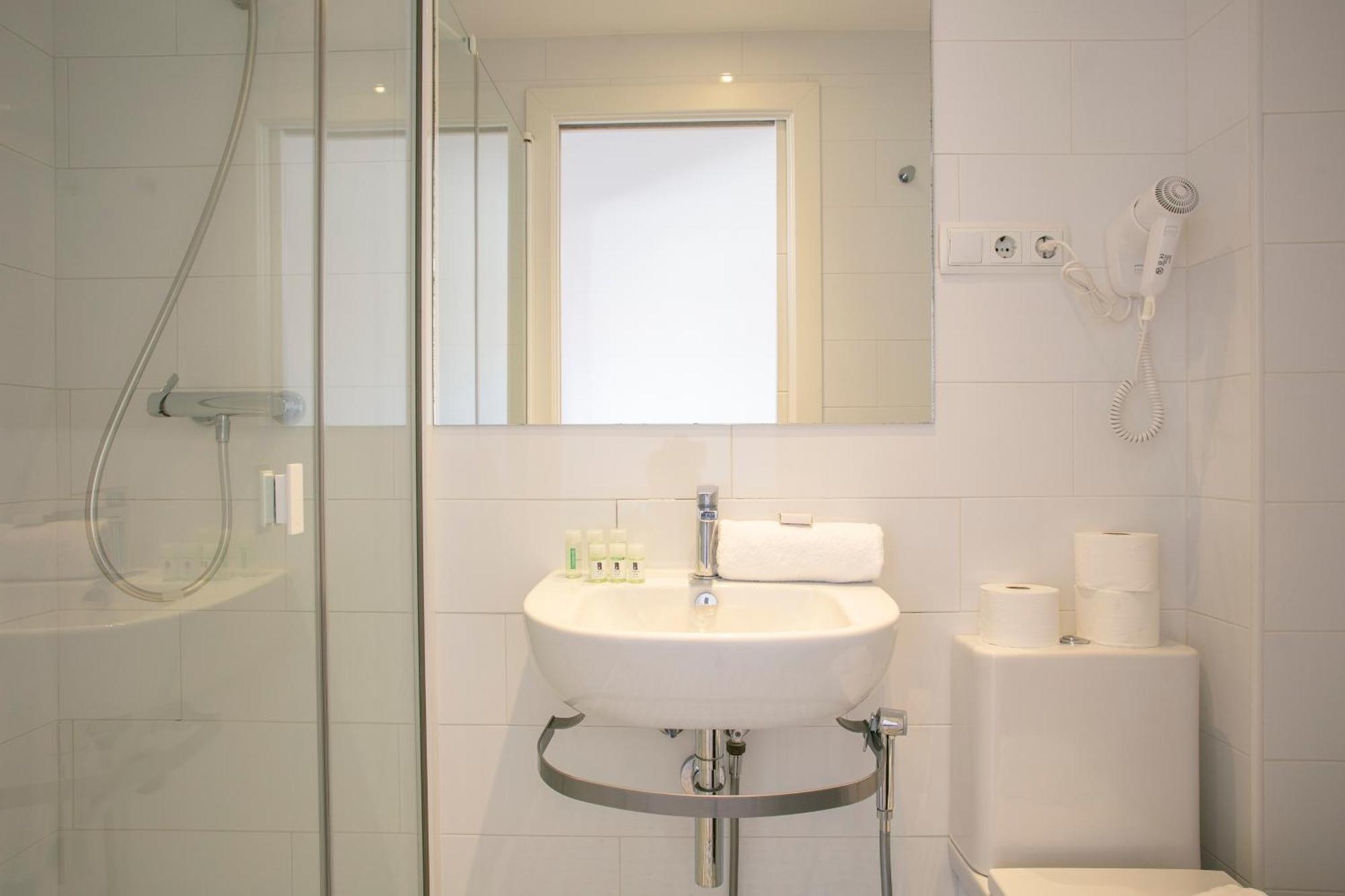 Bcnstop Sant Pau Suites Barcelona Bagian luar foto