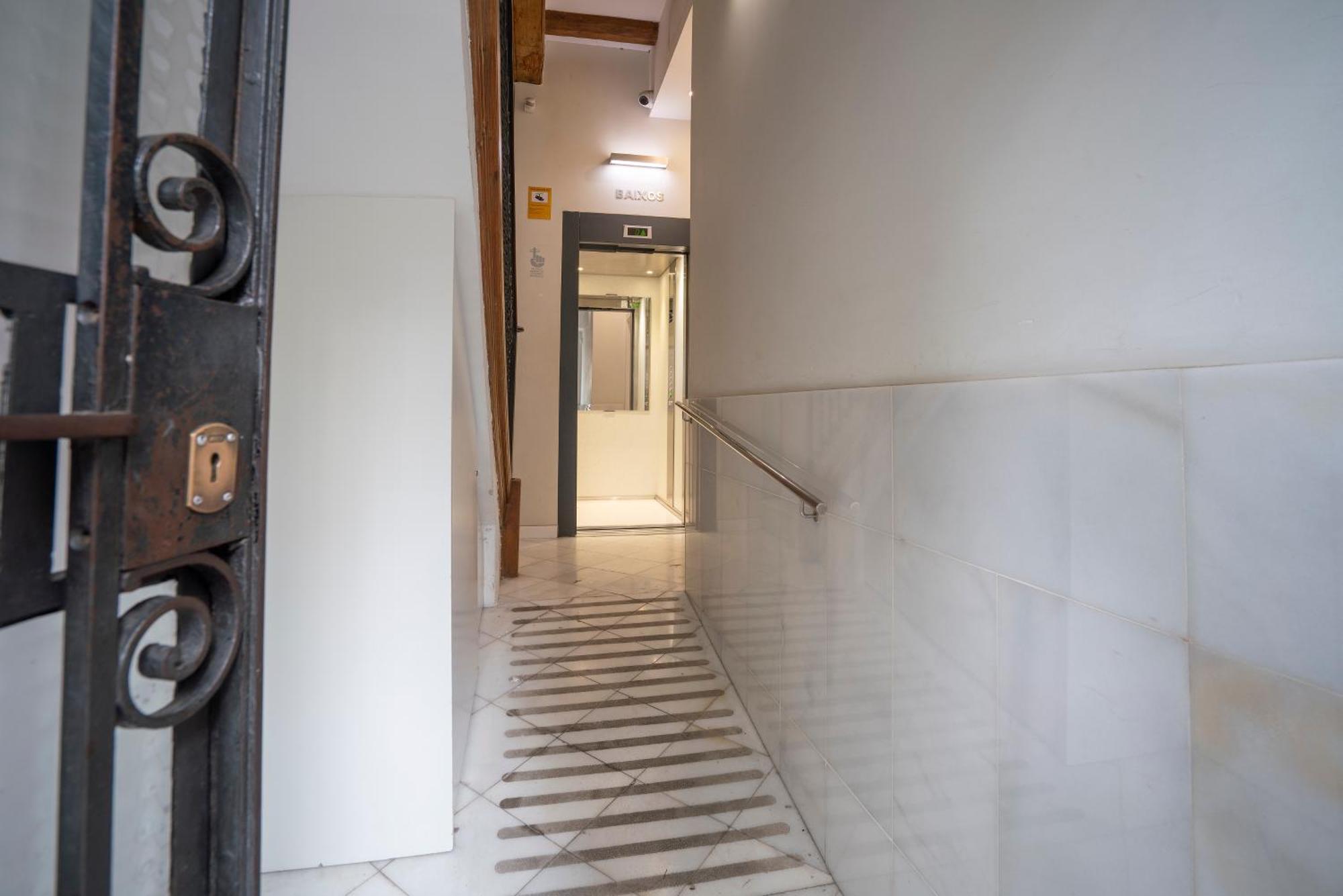 Bcnstop Sant Pau Suites Barcelona Bagian luar foto