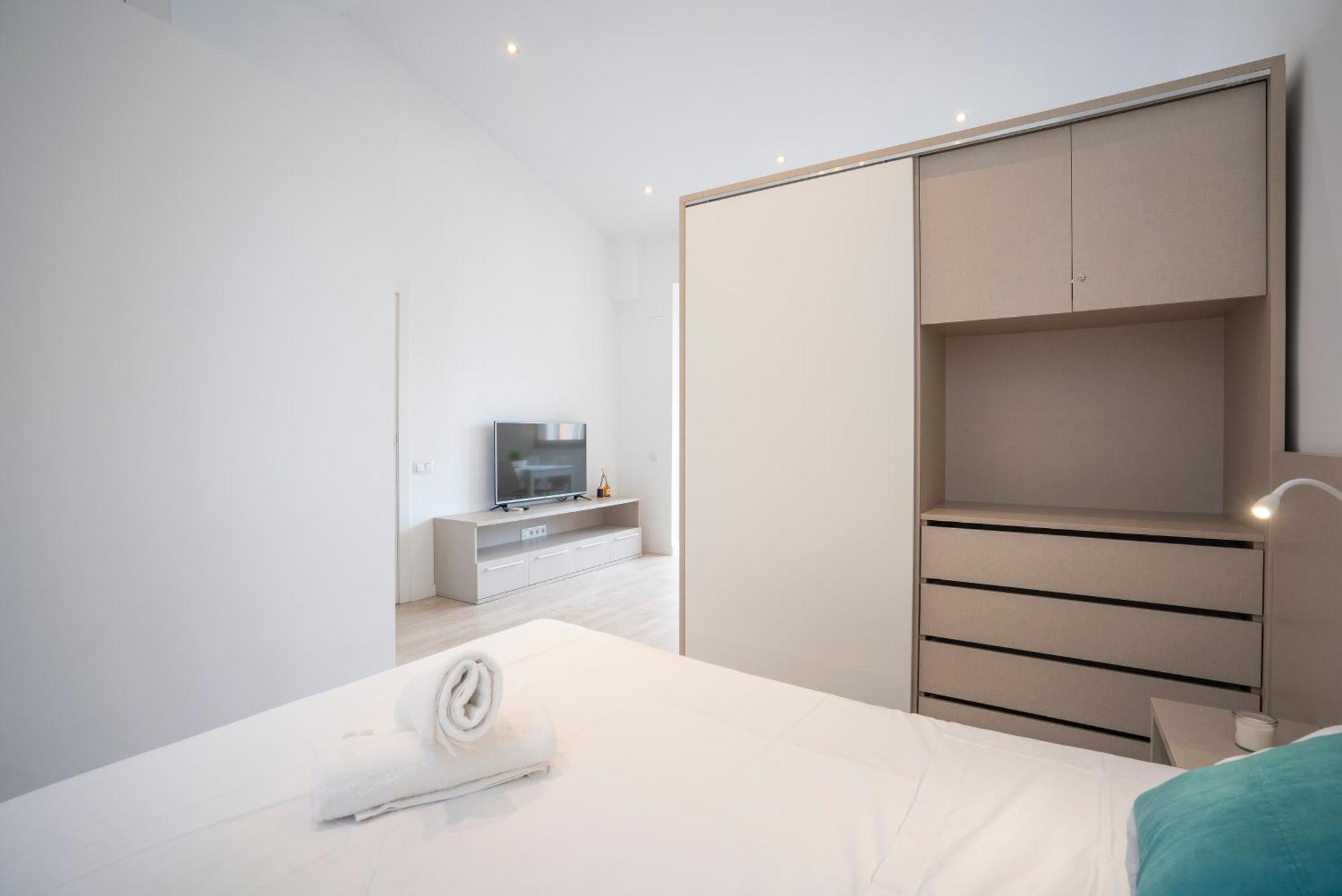 Bcnstop Sant Pau Suites Barcelona Bagian luar foto